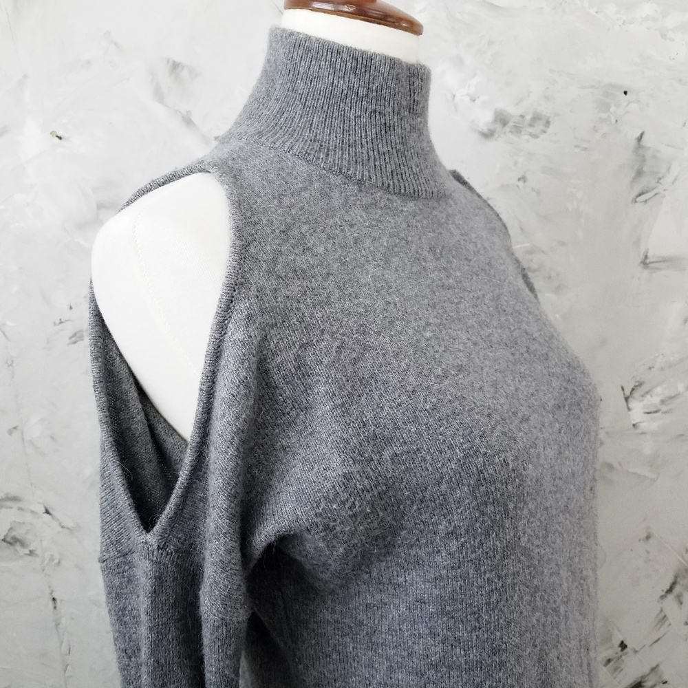 Halogen Grey Split Sleeve Cashmere Pullover - image 4